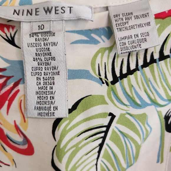 NINE WEST Floral Tropical Pleated Skirt, Size 10. Like new condition, smoke free - Picture 3 of 4